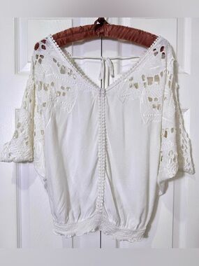 Free People White Eyelet Lace Sleeve Crop Top Size XS